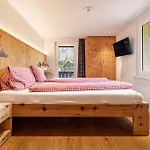 Hotell Erzhorn 2*