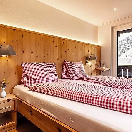 Erzhorn Hotel 2*